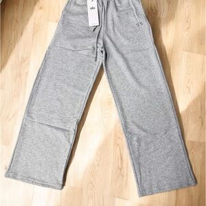 ALO Yoga  Gray Wide-Leg Sweatpants
